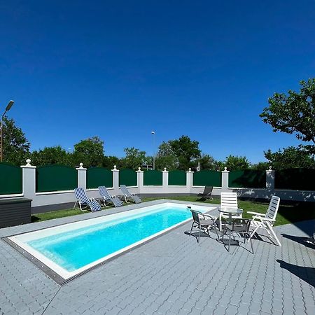Atemberaubendes Apartment + Pool Wien Exterior foto